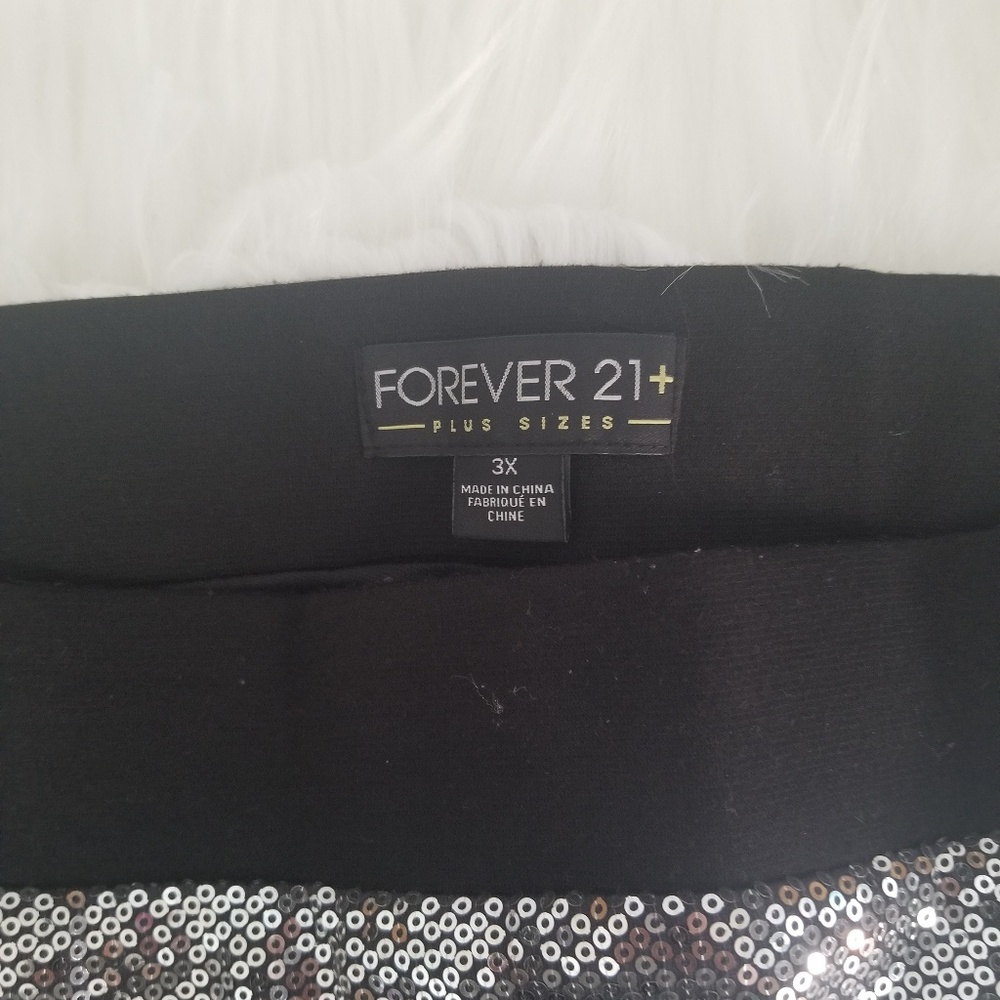 Mini skirt - Picture 2 of 3